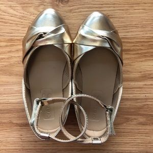 ✨ Crazy 8 Metallic gold Sz 8 toddler dress shoes